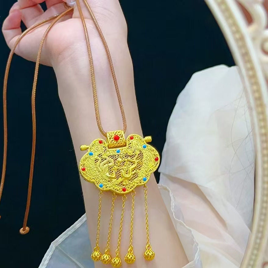 Floral silk inlaid with gold lock